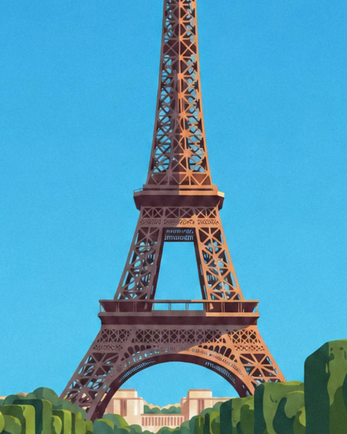 La tour Eiffel en fer brun-orangé sous un ciel bleu, au-dessus des haies taillées