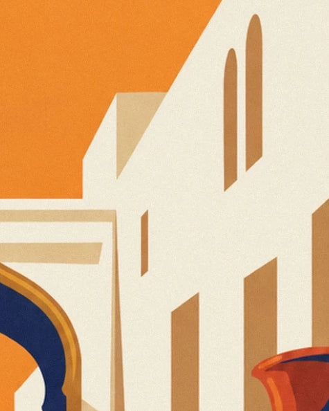 Façade blanche aux fenêtres étroites, arche bleu nuit et pot de cuivre sous un ciel orange