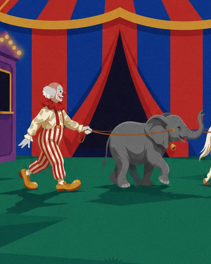 Le clown en salopette rayée rouge et blanc mène l'éléphanteau gris devant le chapiteau