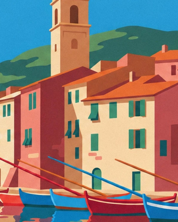Facciate gialle e rosa con persiane verdi, il campanile e barche a remi colorate