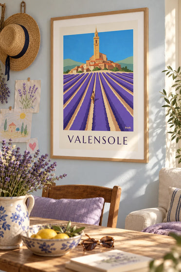 Poster file di lavanda e borgo arroccato di Valensole: incorniciato al muro