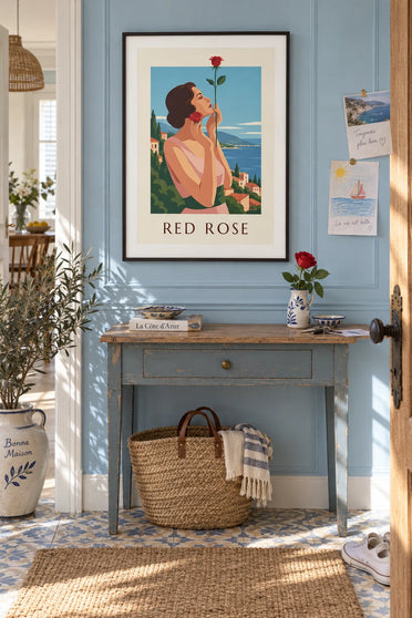 Poster elegante Frau mit einer roten Rose vor dem Gesicht: gerahmt an der Wand