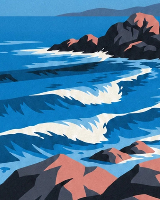 Onde blu con creste bianche tra le rocce rosa e scure di Ouessant