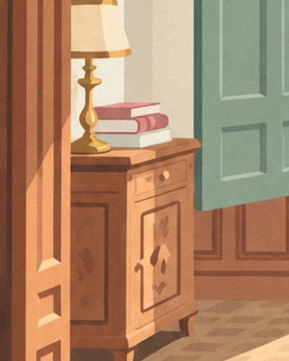 La table de chevet en bois, sa lampe dorée et ses livres près du volet vert