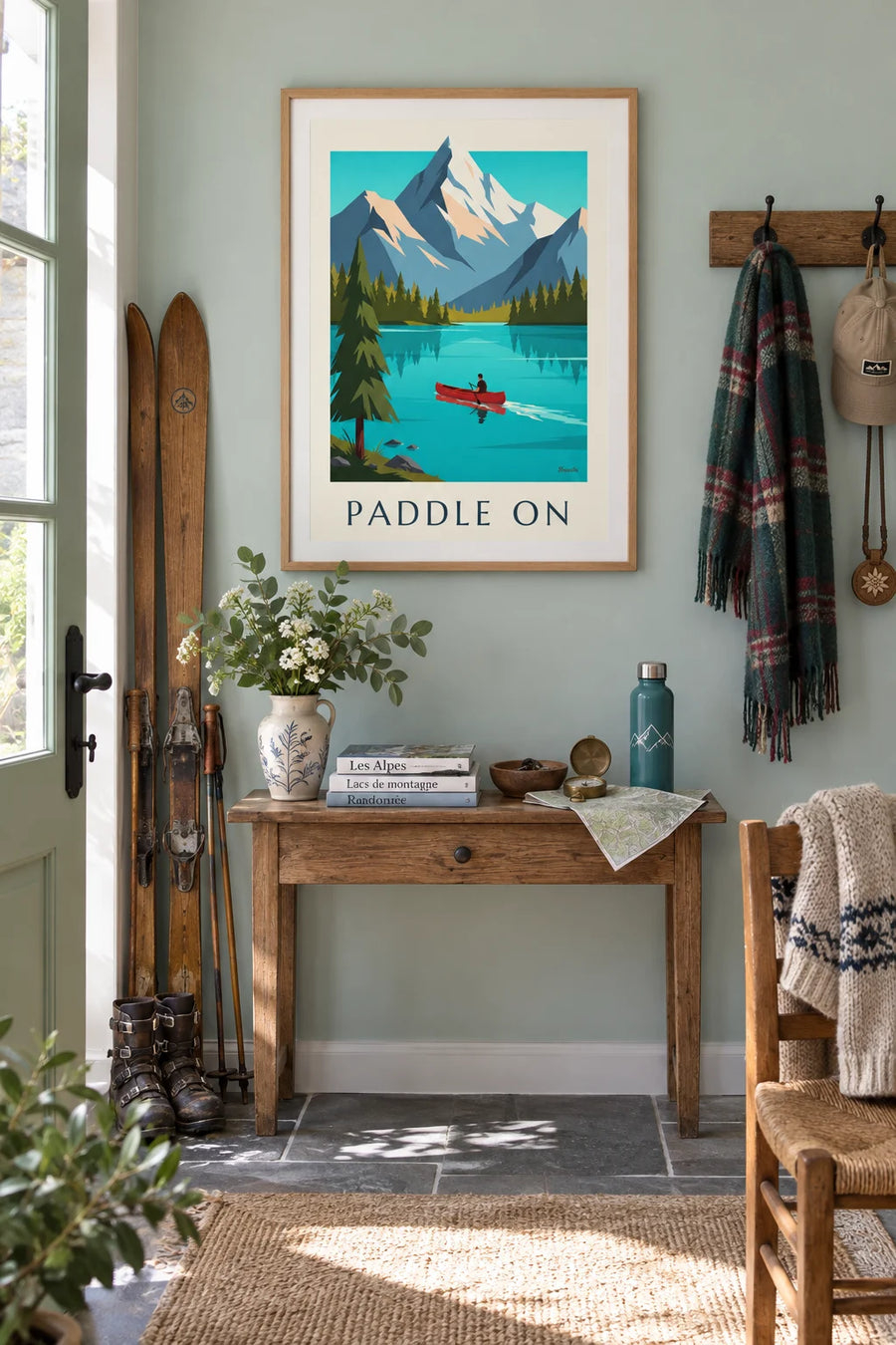 Affiche canoë sur un lac alpin et montagnes enneigées : encadrée au mur