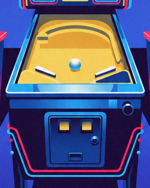 Il piano di gioco giallo del flipper con la sua pallina blu e 2 flipper bianchi