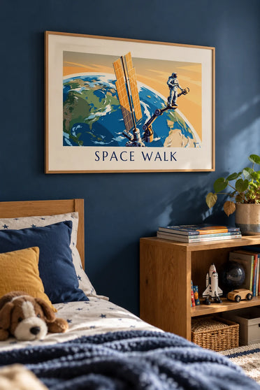 Poster astronauta sul braccio robotico di una stazione spaziale: incorniciato alla parete