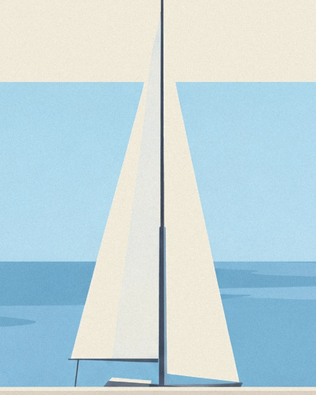Les voiles blanches et le mât sombre d’un voilier sur la mer bleue
