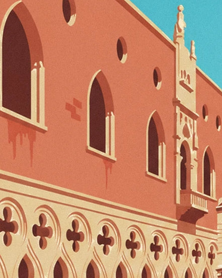 The pink façade with pointed windows and cream decorations in Venise