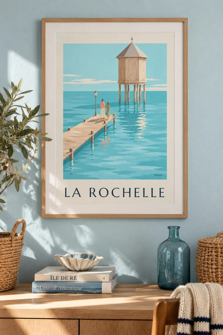 Affiche phare du Bout du Monde à La Rochelle : encadrée au mur