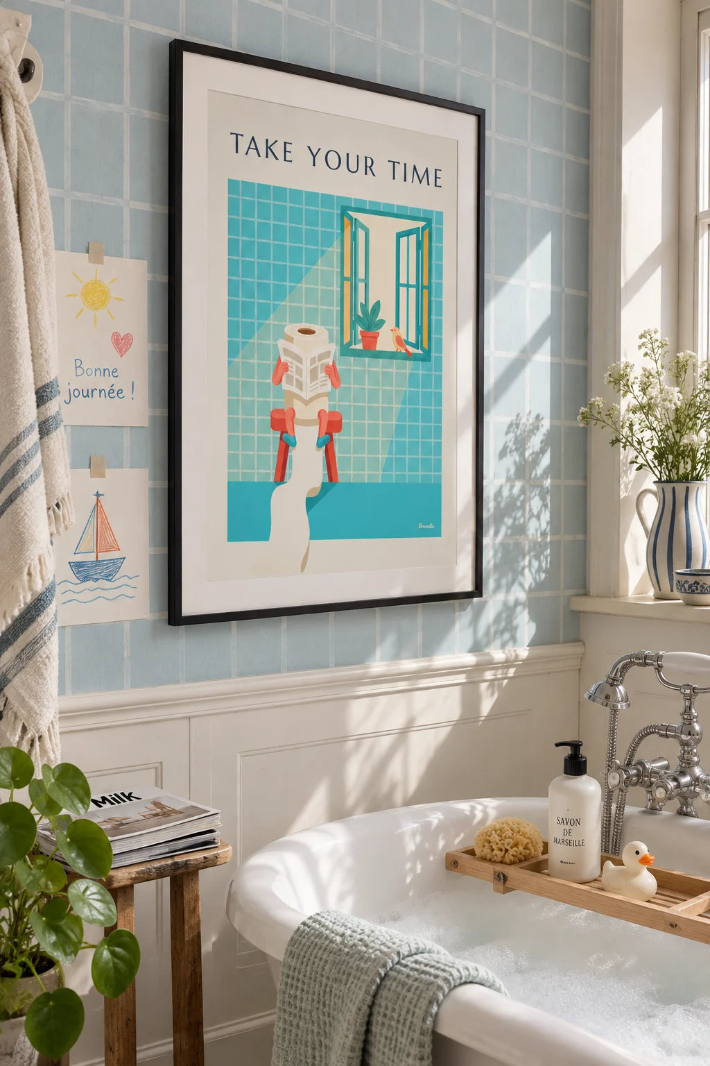 Salle de bain : mise en situation de Affiche personnage papier toilette en pleine lecture