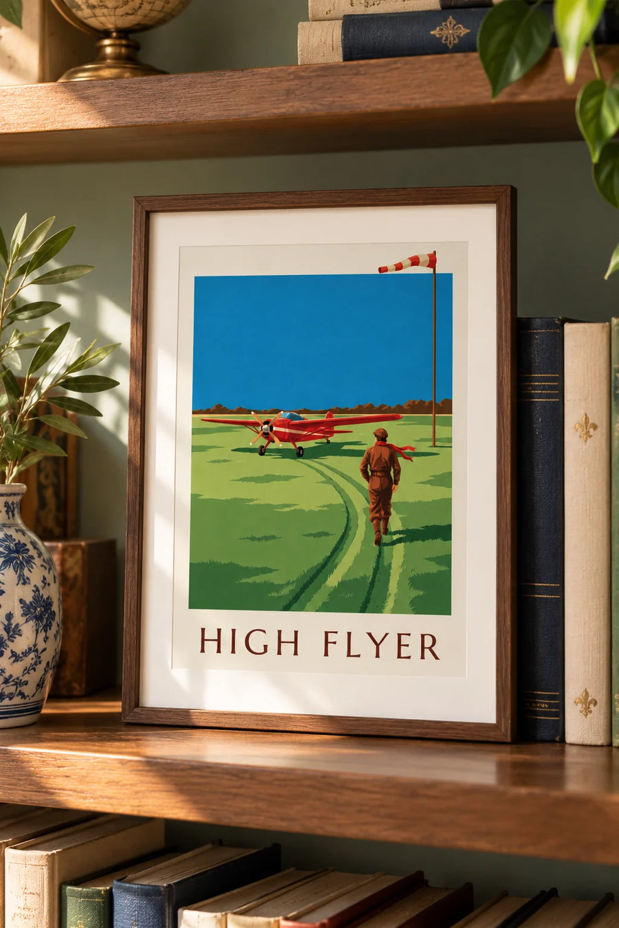 Poster Fliegerin und rotes Propellerflugzeug auf einer Graspiste: kleines Format A4 gerahmt