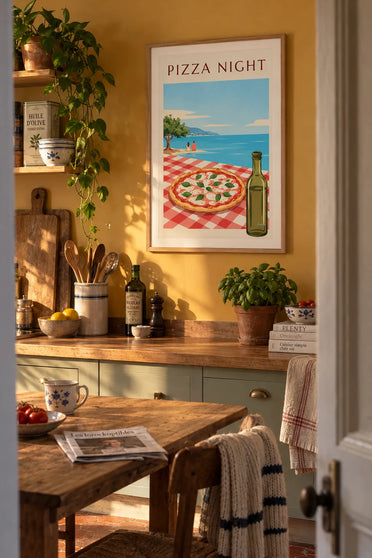 Poster pizza con mozzarella e basilico su tovaglia a quadri: quadro incorniciato alla parete