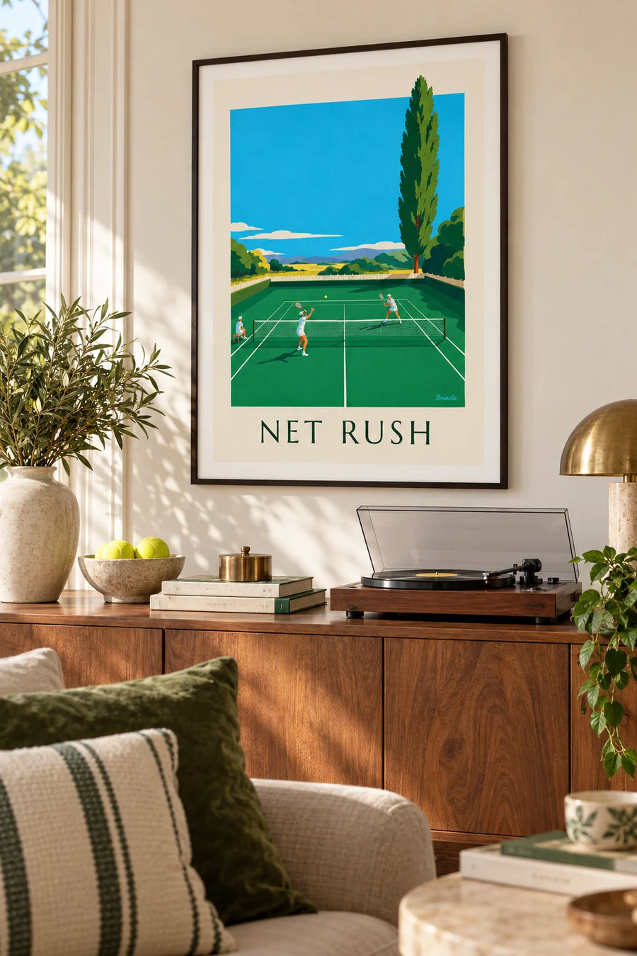 Poster tennista che gioca di volo a rete su erba: incorniciato alla parete