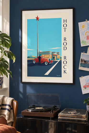 Poster Hot Rod vor einem Rock-’n’-Roll-Diner: gerahmt an der Wand